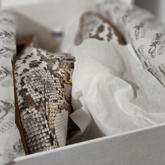 "Coach And Four" Brand Neline Mule 11M White/Gray,Grey/Gold Snakeskin Pattern - Picture 3 of 10